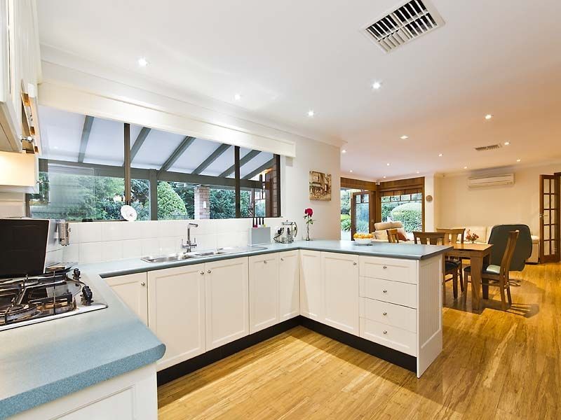 25 Pruiti Crescent, Lesmurdie WA 6076