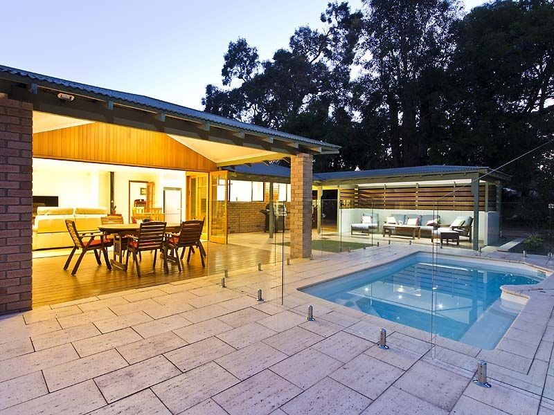 25 Pruiti Crescent, Lesmurdie WA 6076