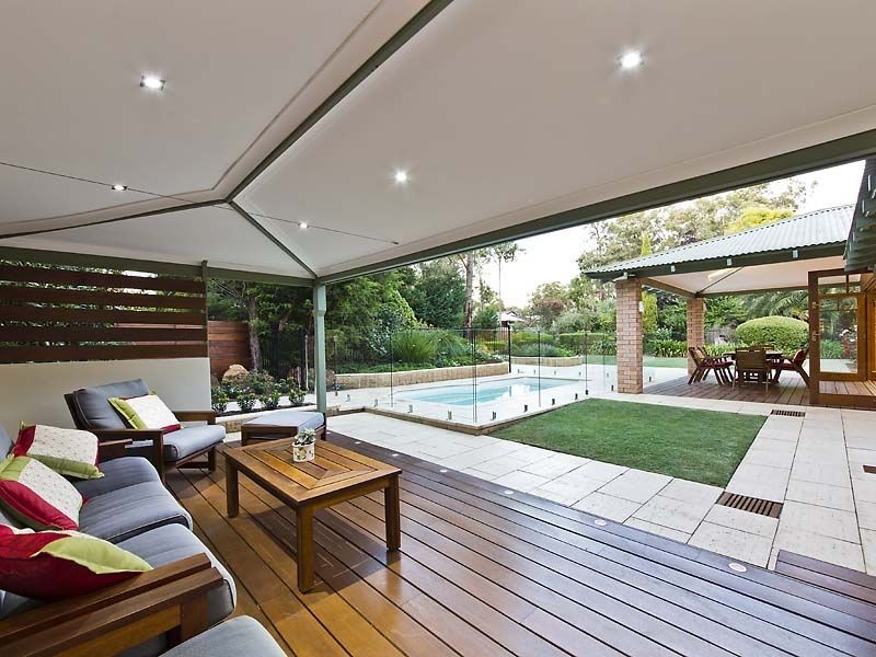 25 Pruiti Crescent, Lesmurdie WA 6076