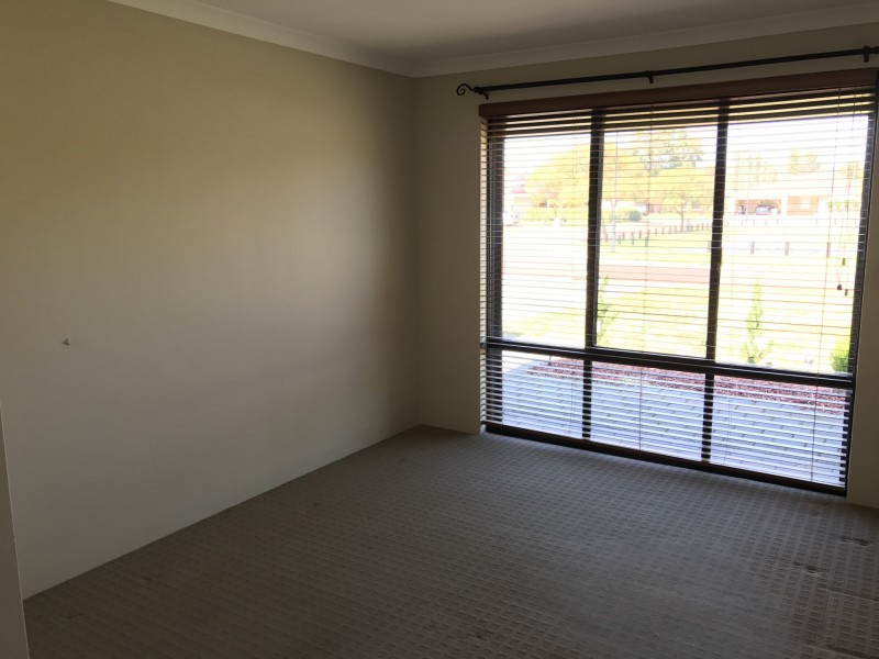 15 Foxton Blvd, High Wycombe WA 6057