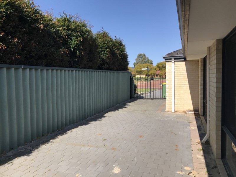 15 Foxton Blvd, High Wycombe WA 6057
