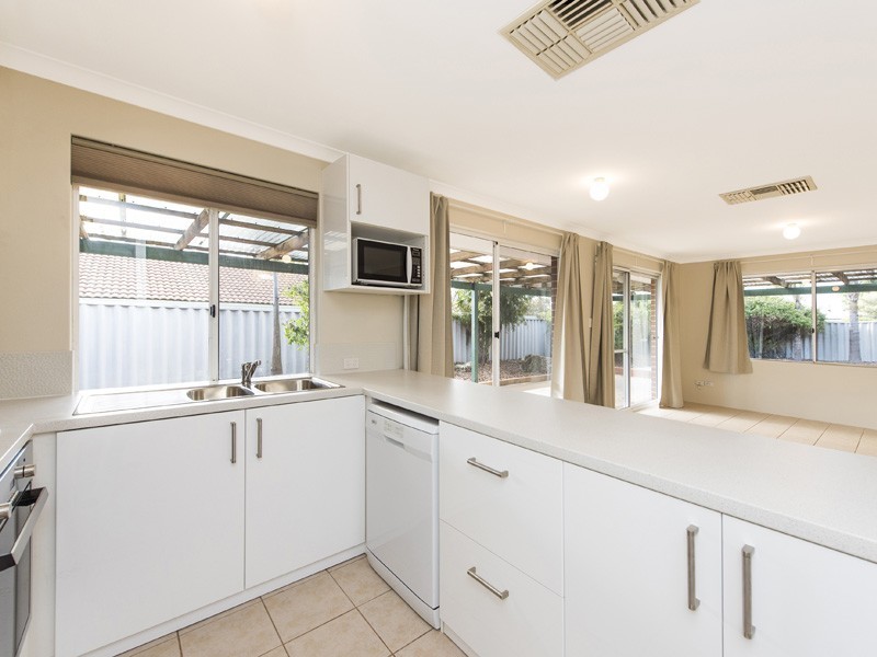 8 Munday Road, High Wycombe WA 6057