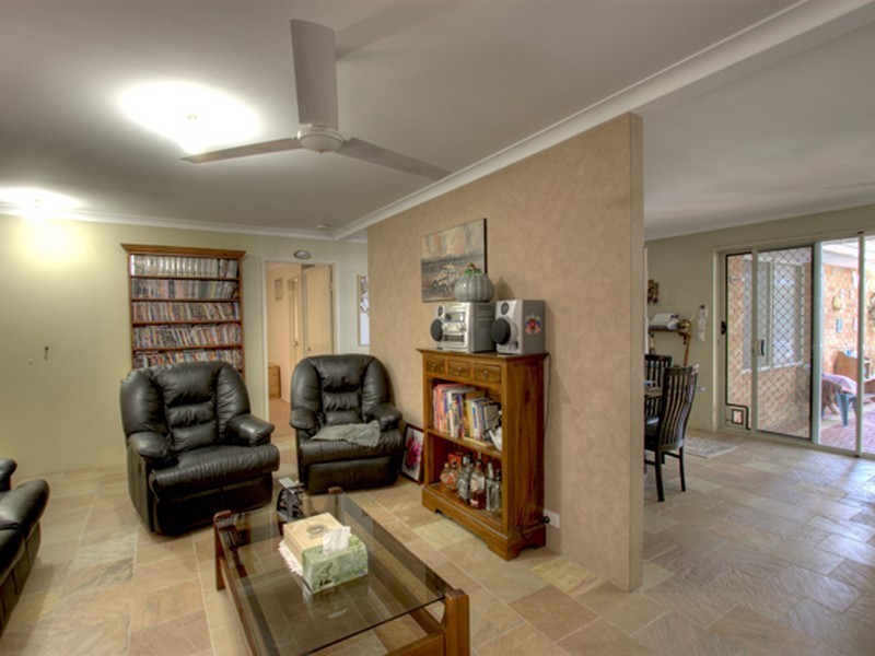 33 Amethyst Place, Maida Vale WA 6057