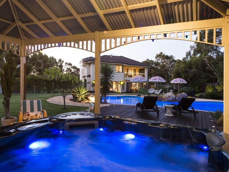 16 John Farrant Drive, Gooseberry Hill WA 6076