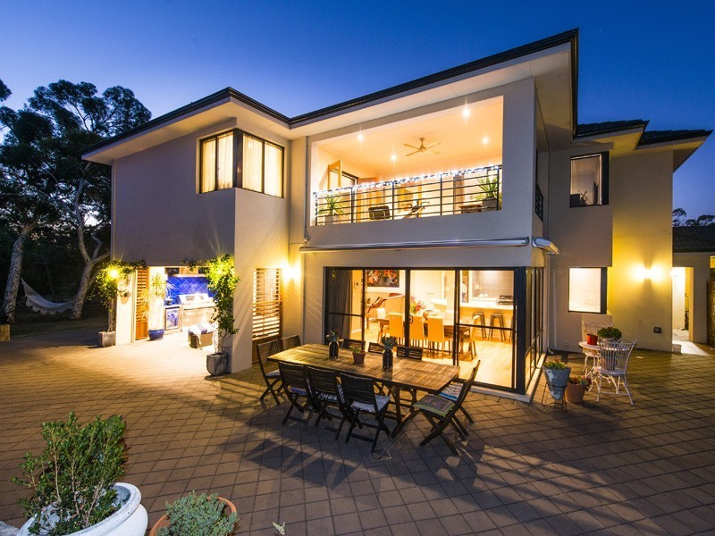 16 John Farrant Drive, Gooseberry Hill WA 6076