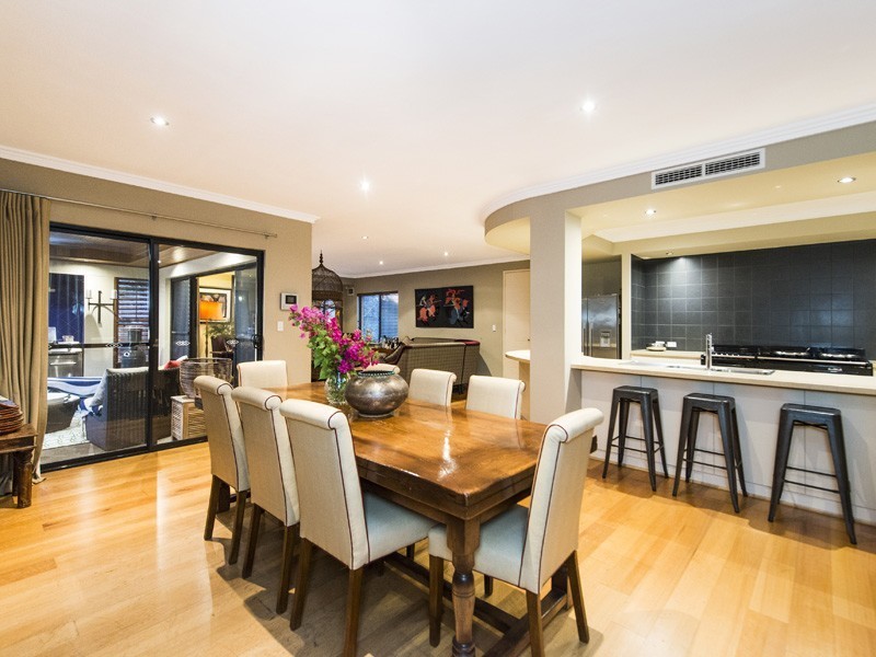 16 John Farrant Drive, Gooseberry Hill WA 6076