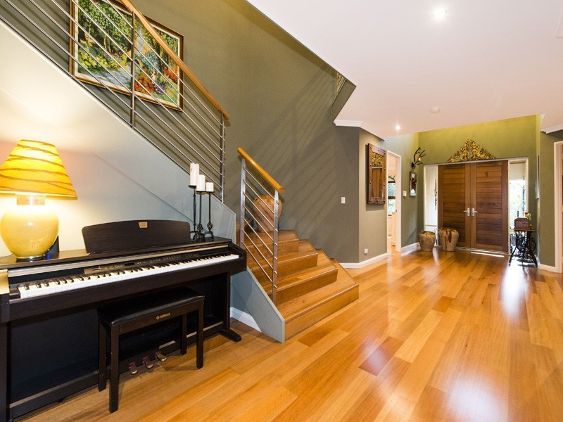 16 John Farrant Drive, Gooseberry Hill WA 6076