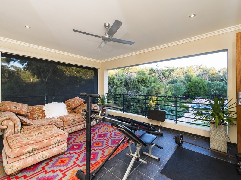 16 John Farrant Drive, Gooseberry Hill WA 6076