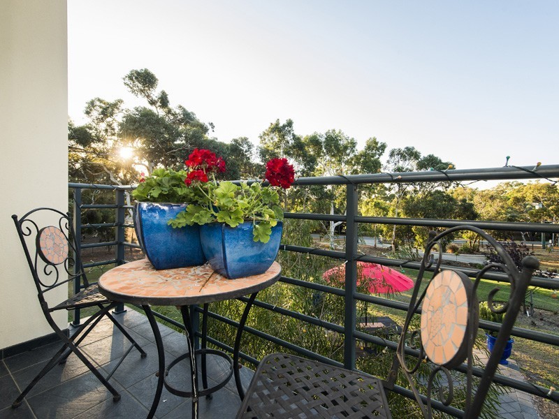 16 John Farrant Drive, Gooseberry Hill WA 6076