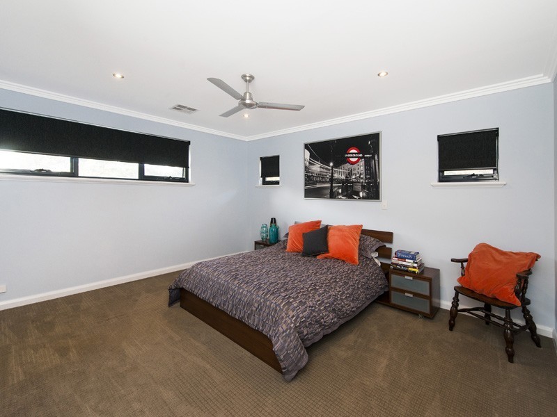 16 John Farrant Drive, Gooseberry Hill WA 6076