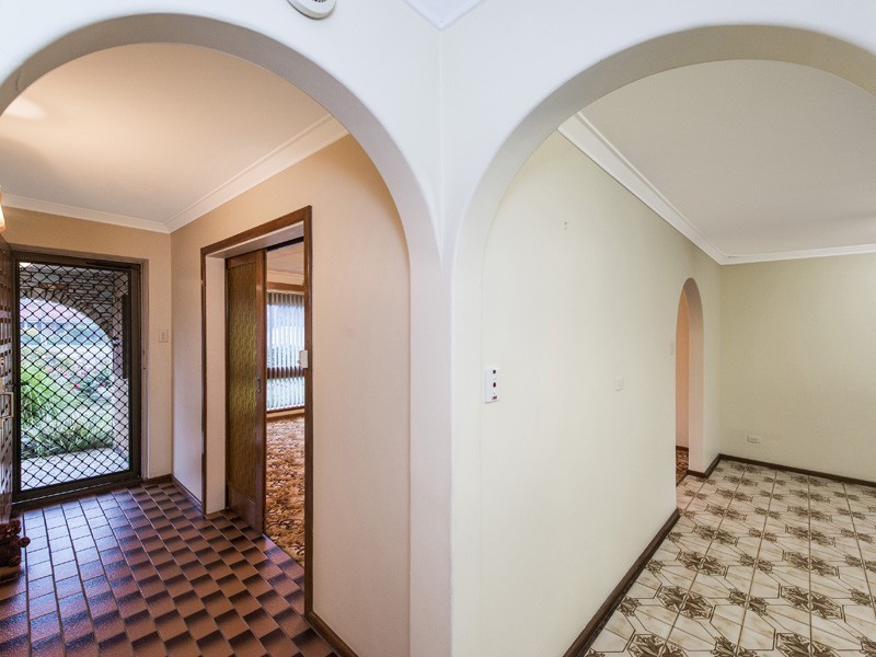 296 Kalamunda Road, Maida Vale WA 6057