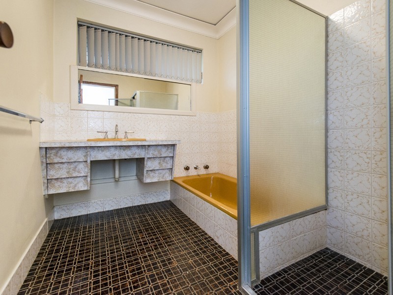 296 Kalamunda Road, Maida Vale WA 6057