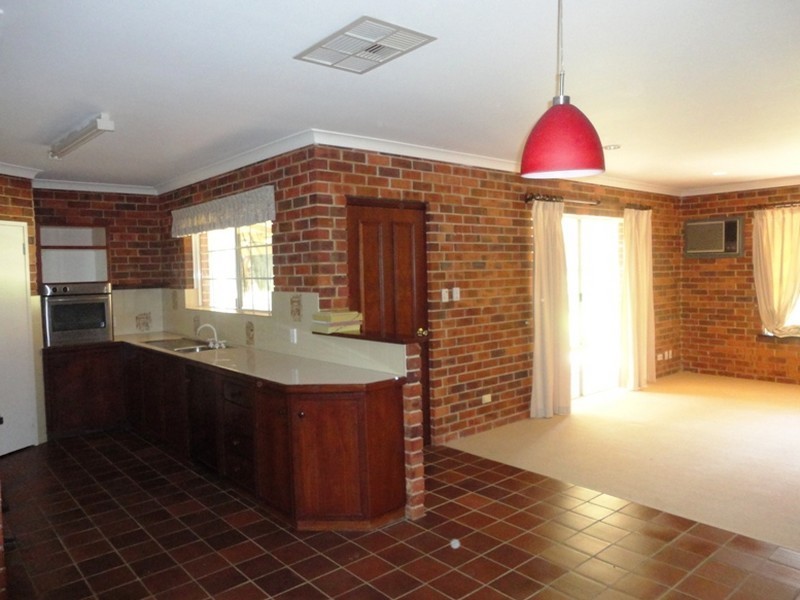 97 Salisbury Road, Swan View WA 6056