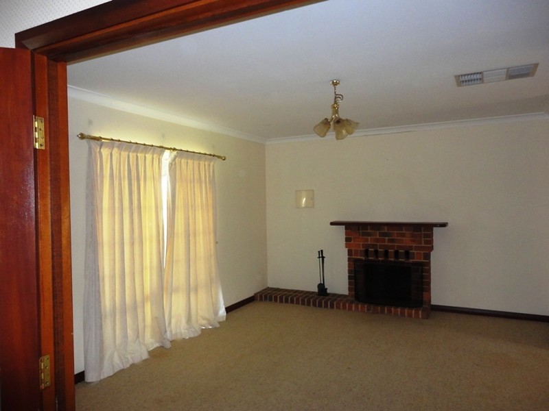 97 Salisbury Road, Swan View WA 6056