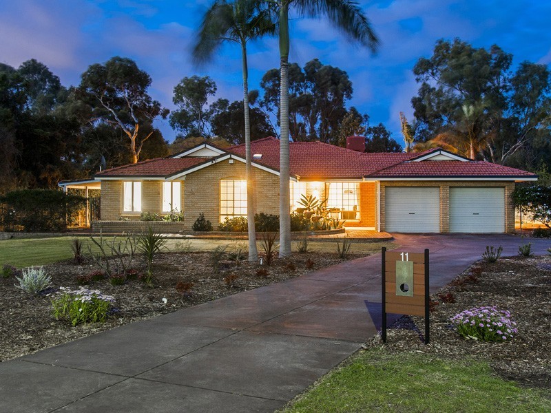 11 Sunrise Heights, Maida Vale WA 6057