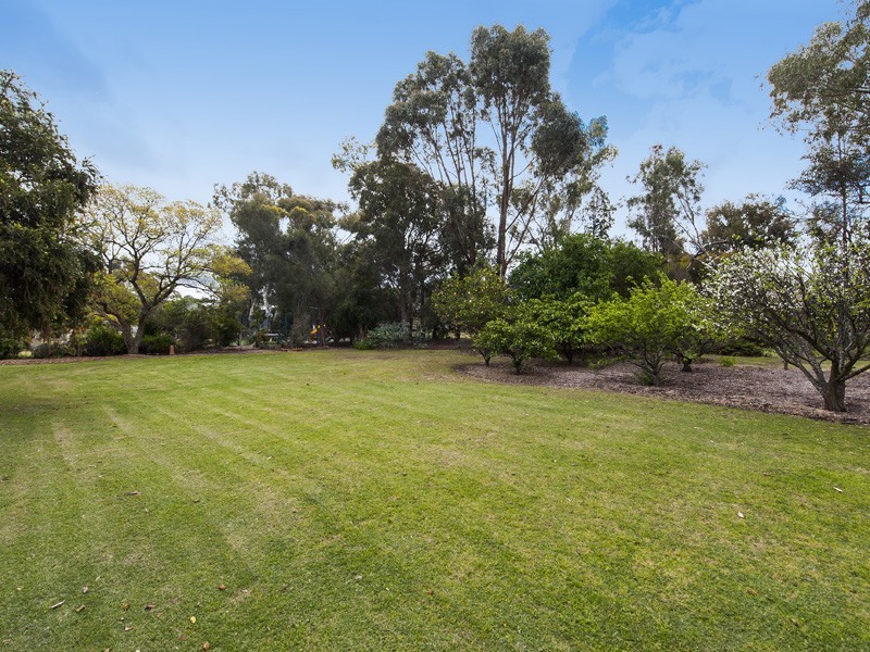 11 Sunrise Heights, Maida Vale WA 6057