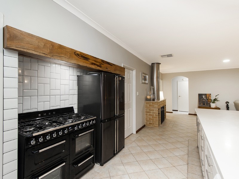 11 Sunrise Heights, Maida Vale WA 6057