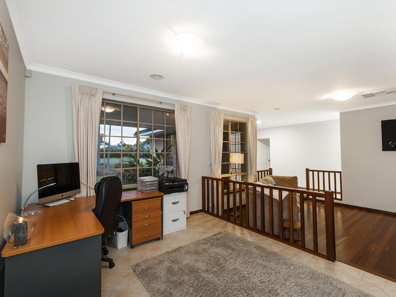 11 Sunrise Heights, Maida Vale WA 6057