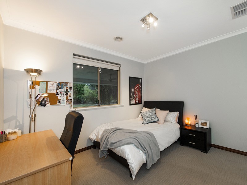 11 Sunrise Heights, Maida Vale WA 6057