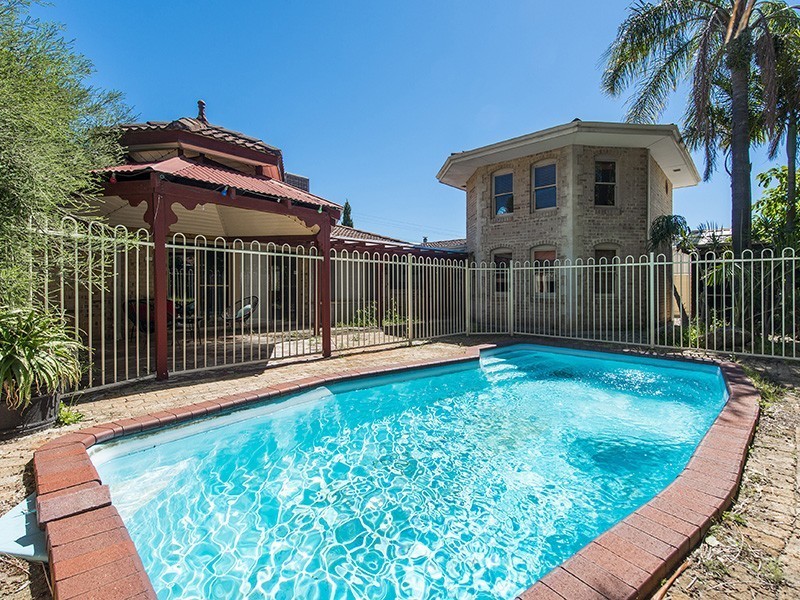 130 Newburn Road, High Wycombe WA 6057