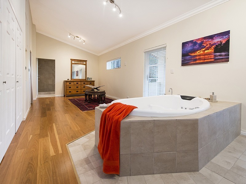 5 Marie Way, Kalamunda WA 6076