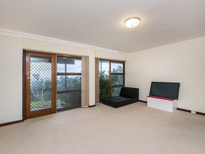 7 Ford Road, Lesmurdie WA 6076