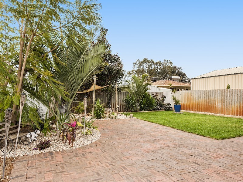 21 Weddall Road, Lockridge WA 6054