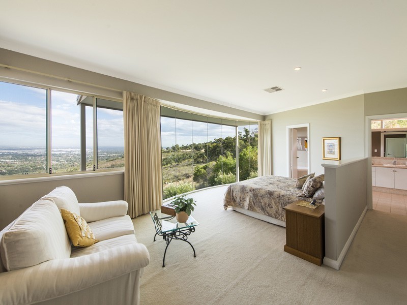 21 Ford Road, Lesmurdie WA 6076