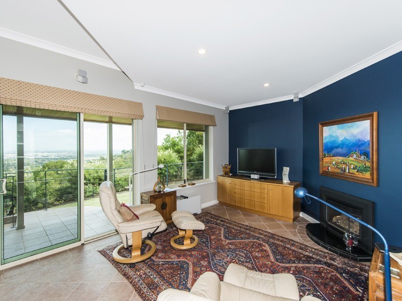 21 Ford Road, Lesmurdie WA 6076