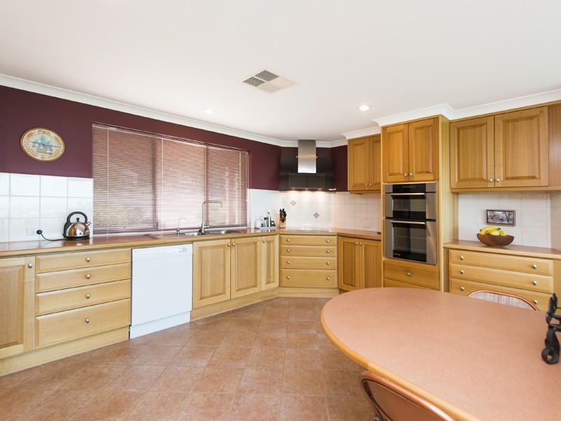 21 Ford Road, Lesmurdie WA 6076