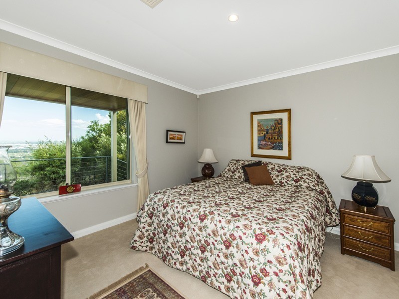 21 Ford Road, Lesmurdie WA 6076