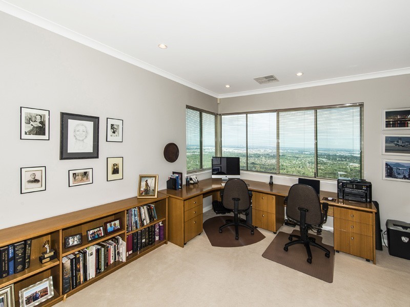 21 Ford Road, Lesmurdie WA 6076