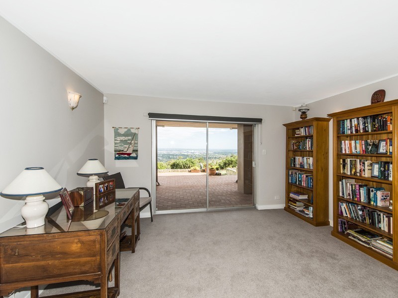 21 Ford Road, Lesmurdie WA 6076