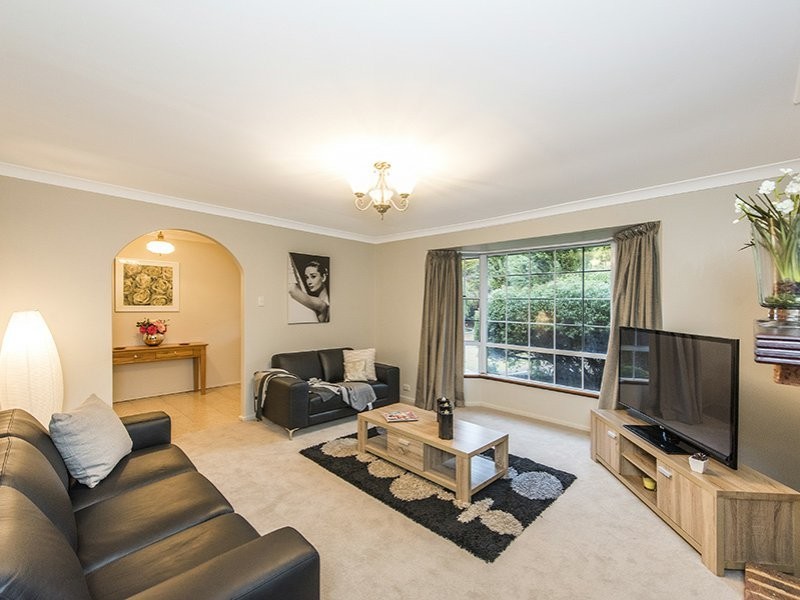 71 Ridge Hill Road, Maida Vale WA 6057