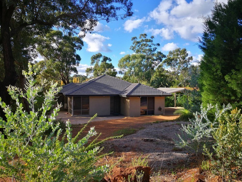 14 Yorna Road, Kalamunda WA 6076