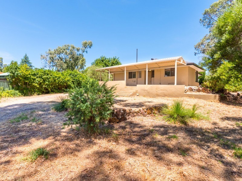 14 Yorna Road, Kalamunda WA 6076