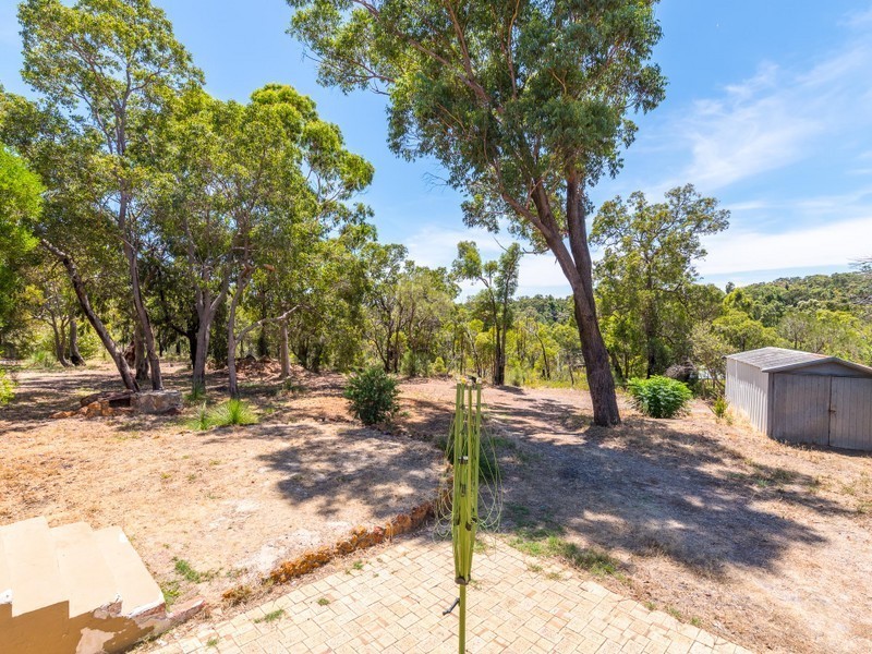 14 Yorna Road, Kalamunda WA 6076