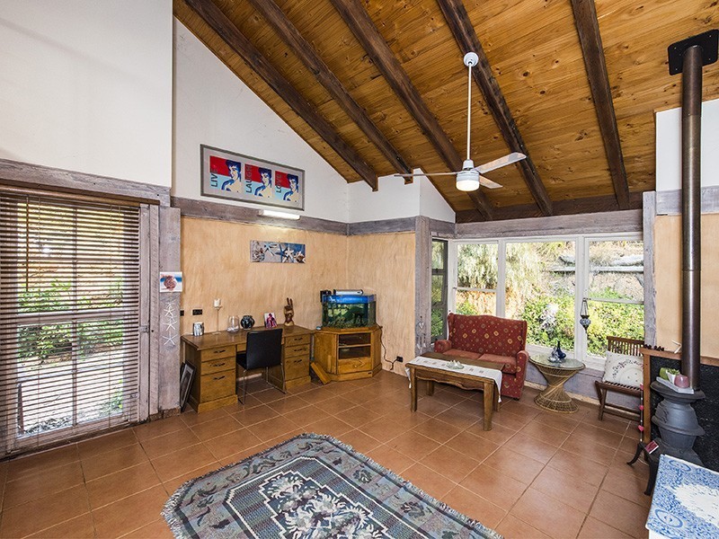 201 Paulls Valley Road, Paulls Valley WA 6076