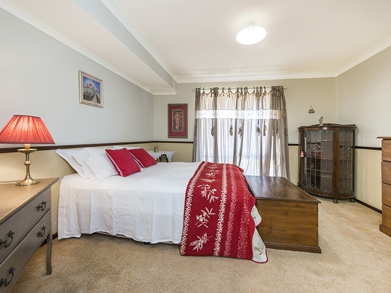 1 Meloway Drive, Maida Vale WA 6057