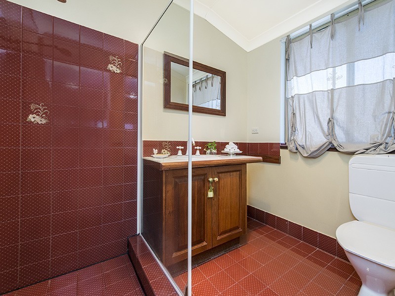 1 Meloway Drive, Maida Vale WA 6057