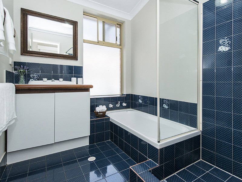 1 Meloway Drive, Maida Vale WA 6057