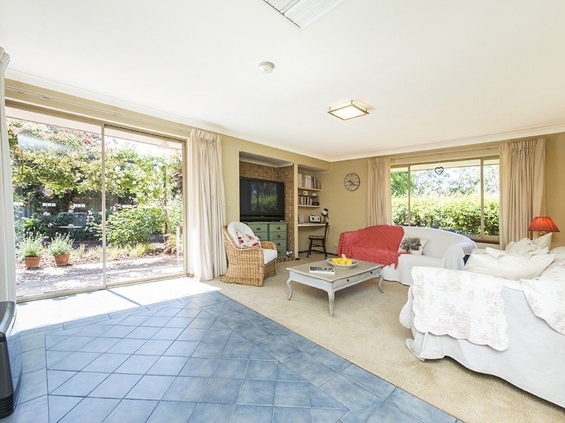 1 Meloway Drive, Maida Vale WA 6057