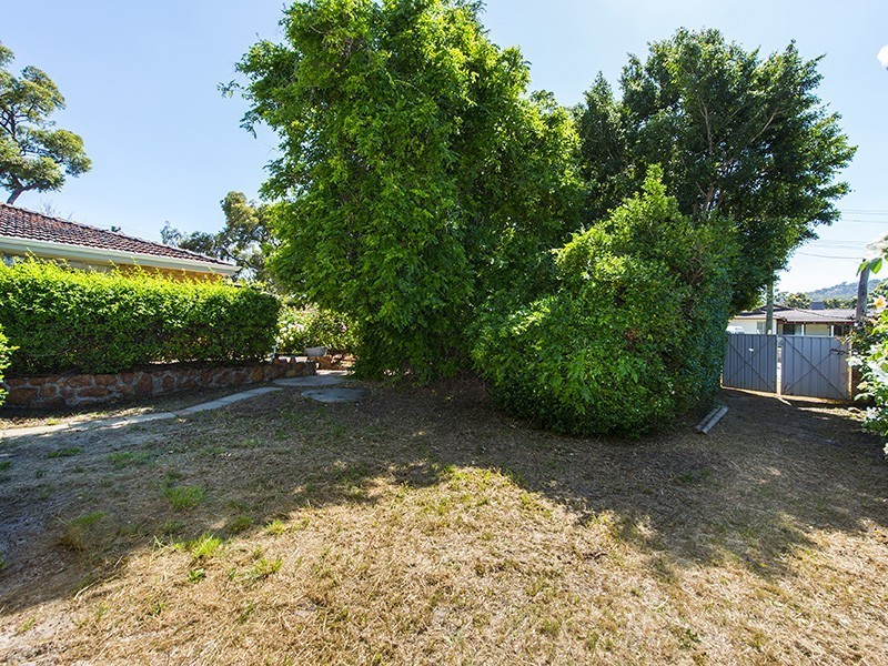 1 Meloway Drive, Maida Vale WA 6057