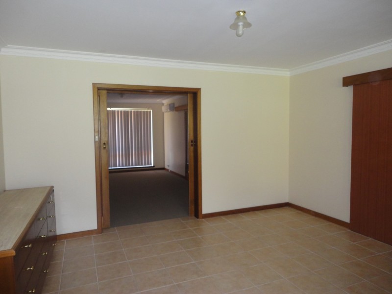 19 Lawnbrook Road East, Walliston WA 6076