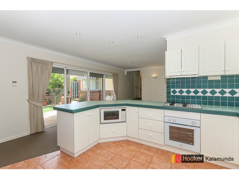 1/11 Brooks Street, Kalamunda WA 6076