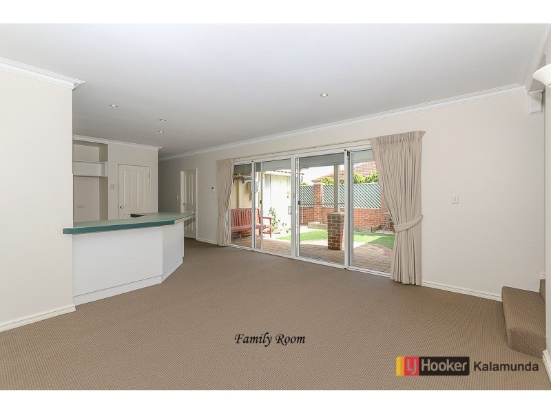 1/11 Brooks Street, Kalamunda WA 6076