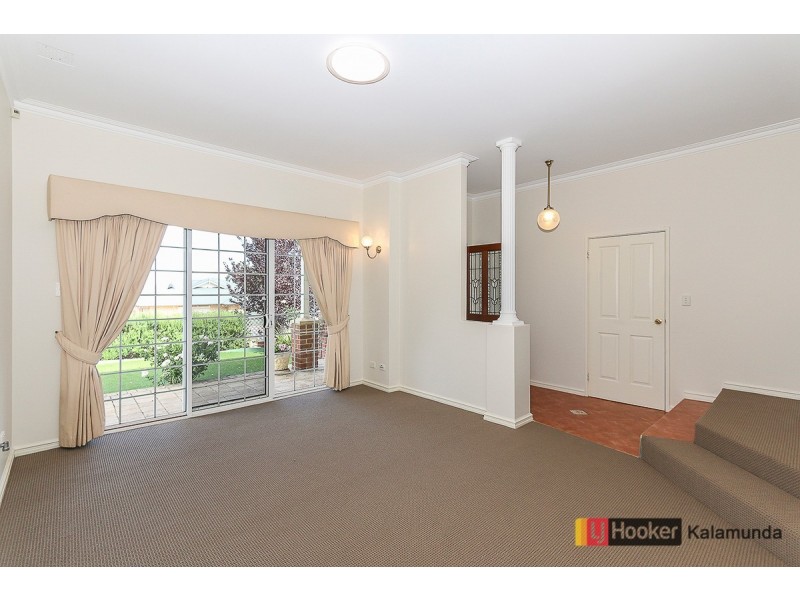 1/11 Brooks Street, Kalamunda WA 6076