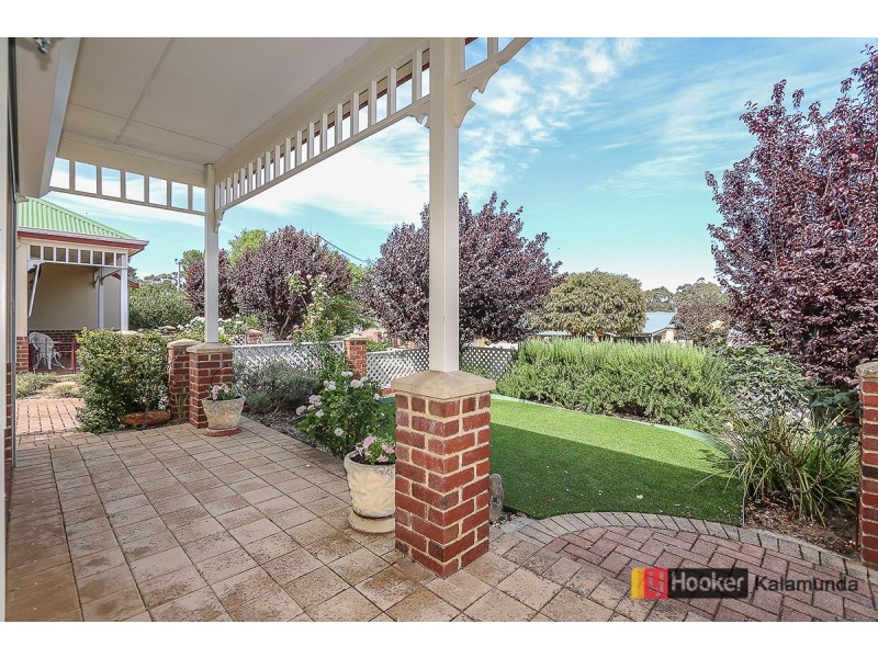 1/11 Brooks Street, Kalamunda WA 6076