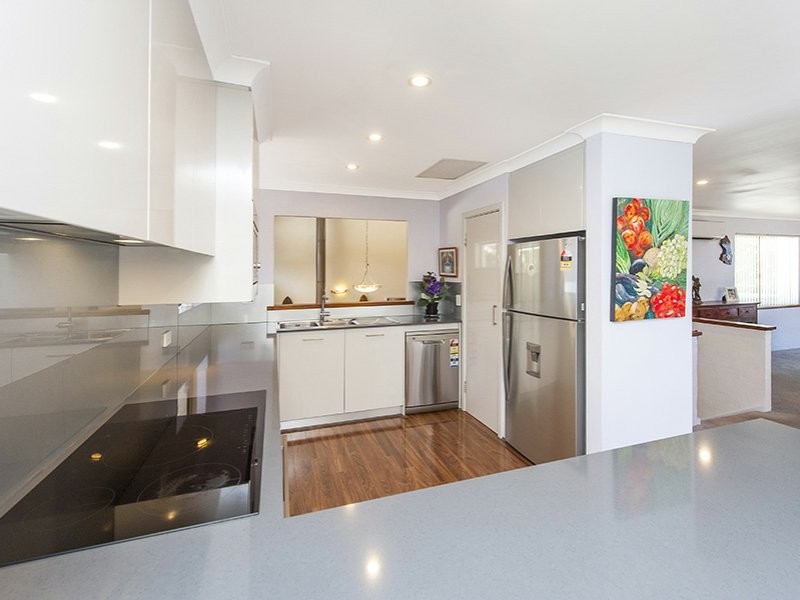 12 Mardolf Street, Lesmurdie WA 6076