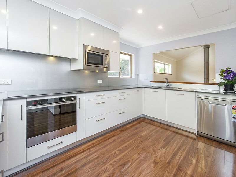 12 Mardolf Street, Lesmurdie WA 6076